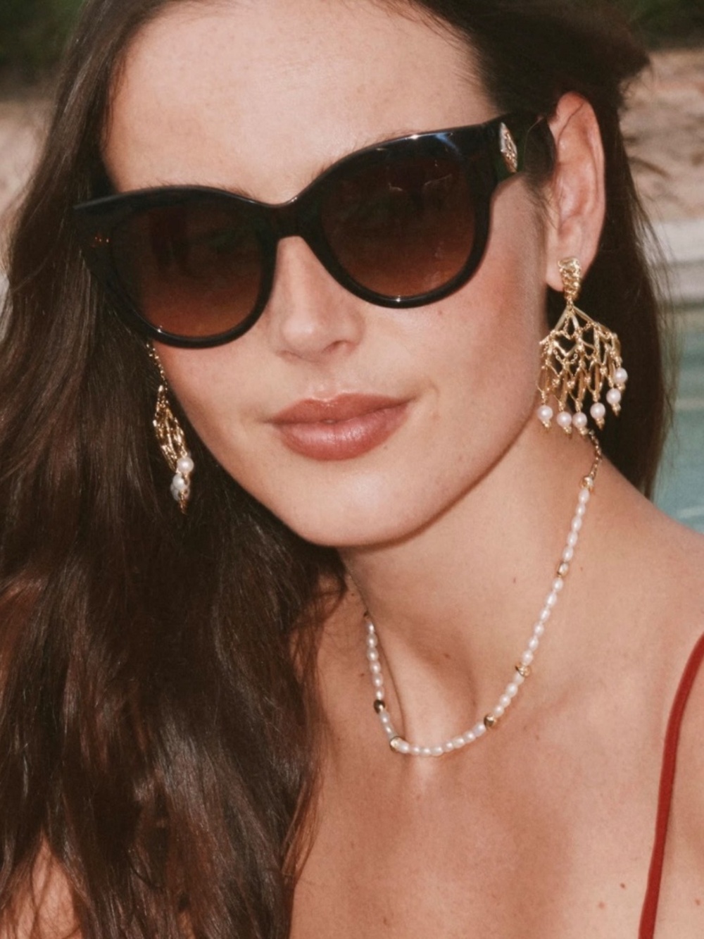 Kendra Scott Gabriella Gold Pearl Statement Earrings in Cultured Pearls - Picture 5 of 7